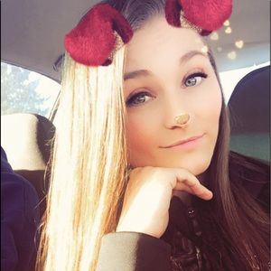 Meet your Posher, Alyssa